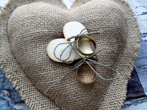 Rustykalna poduszka na obrączki AW-RPO