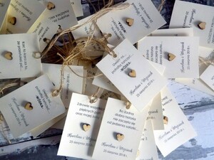 Zawieszki na wódkę weselną drewniane serduszko AW-ZJS