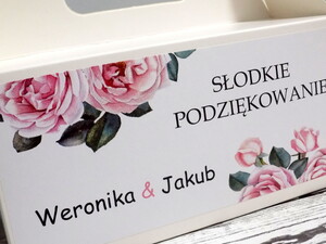 Białe pudełka na ciasto weselne bukiet bordo AW-EPC15